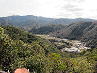 【写真1】大木地区（旧入山田村）の概観（土丸城本丸付近より撮影）