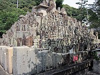 【写真33】粉河寺境内の無縁墓