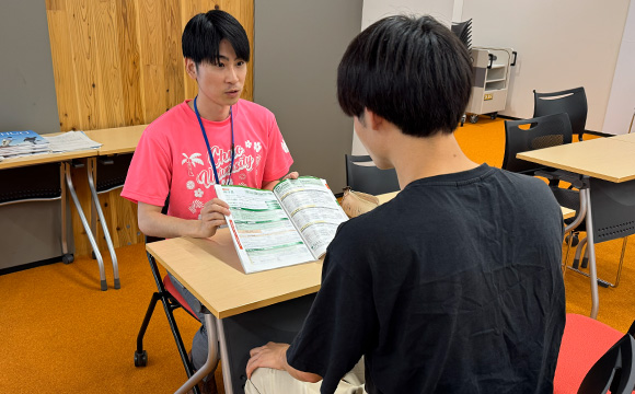 2025年度オープンキャンパスの相談会の様子