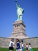 小旅行でニューヨークへ。自由の女神と共に