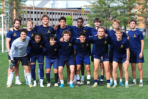 所属していたサッカークラブでの集合写真