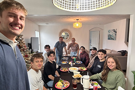 Thanksgivingでのホームパーティの写真