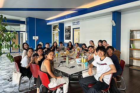 寮でパーティー